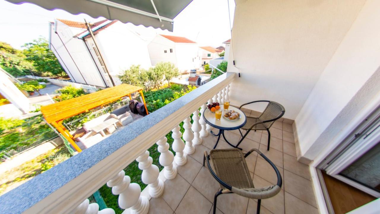 Apartments Curic Trogir Ngoại thất bức ảnh