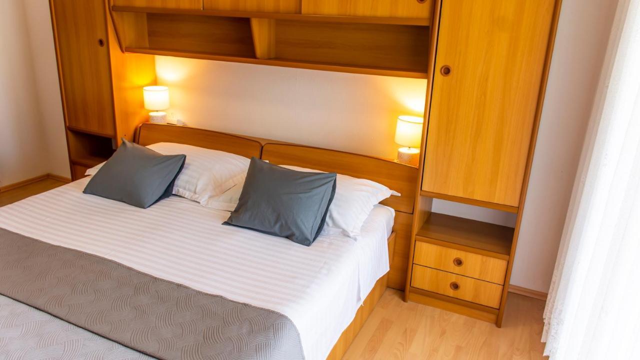Apartments Curic Trogir Ngoại thất bức ảnh