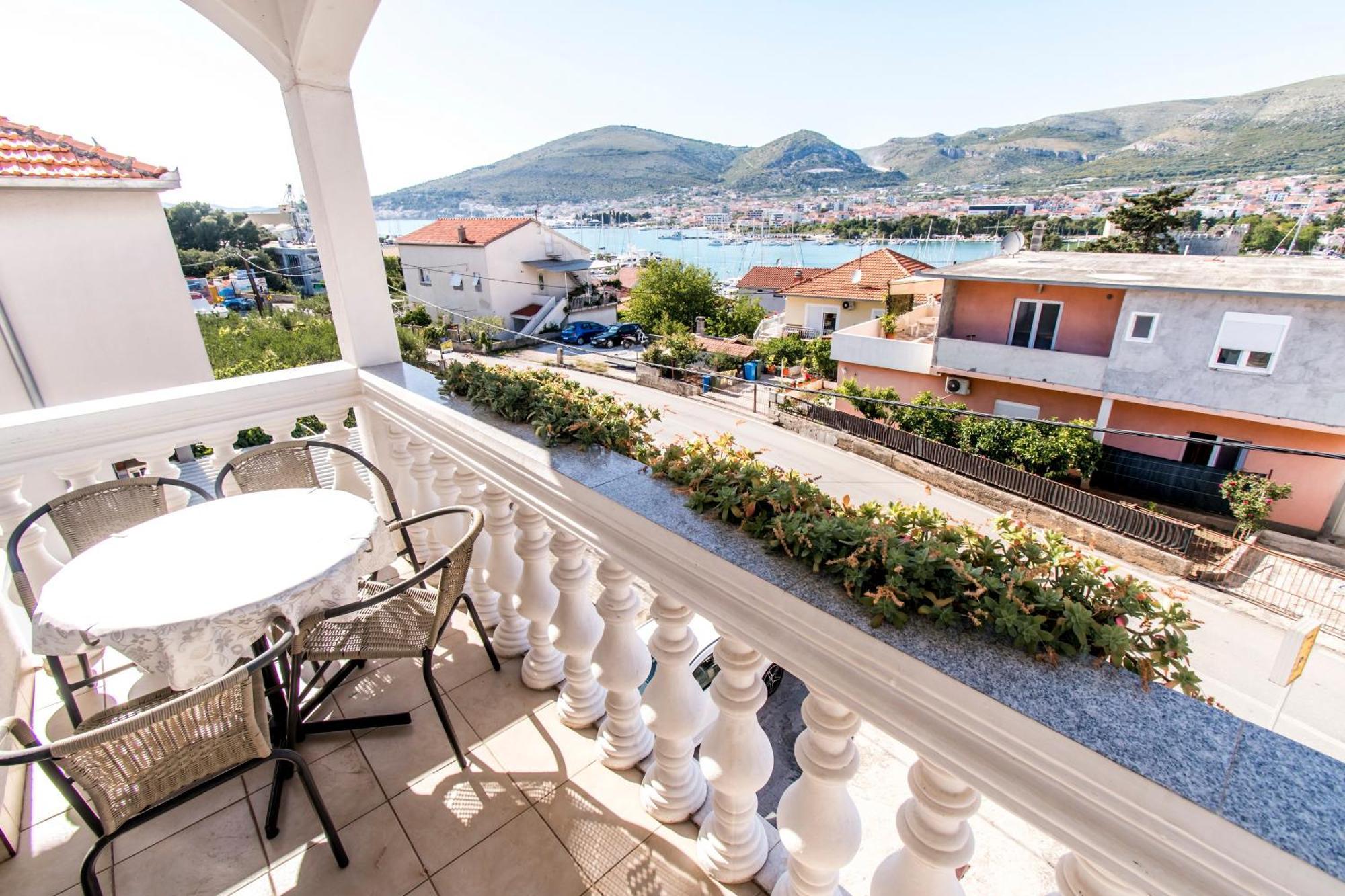 Apartments Curic Trogir Ngoại thất bức ảnh